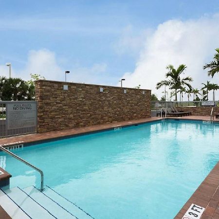 Fairfield Inn & Suites By Marriott Fort Lauderdale Pembroke Pines Dış mekan fotoğraf